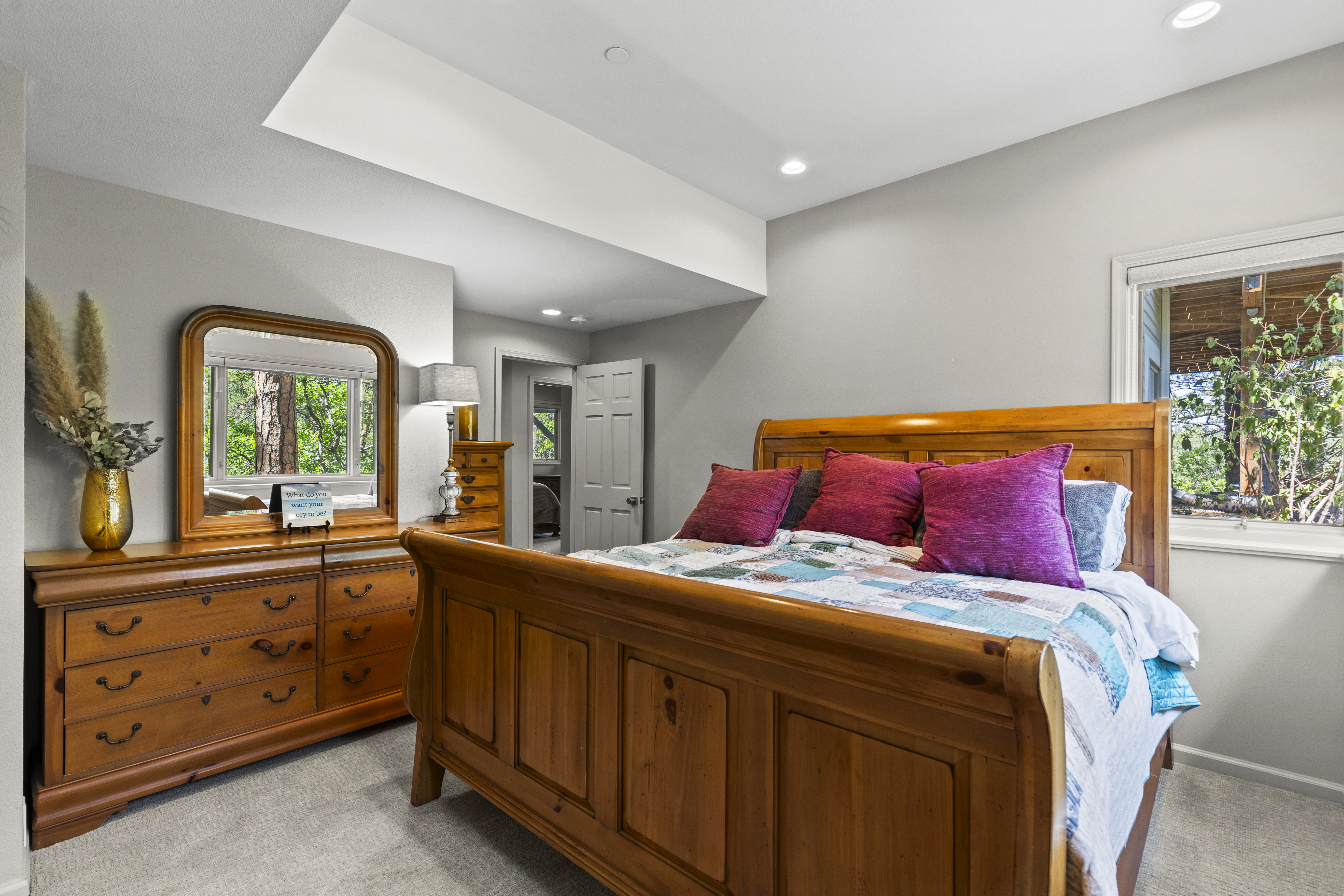  Exquisitely Updated Home - 物件實景