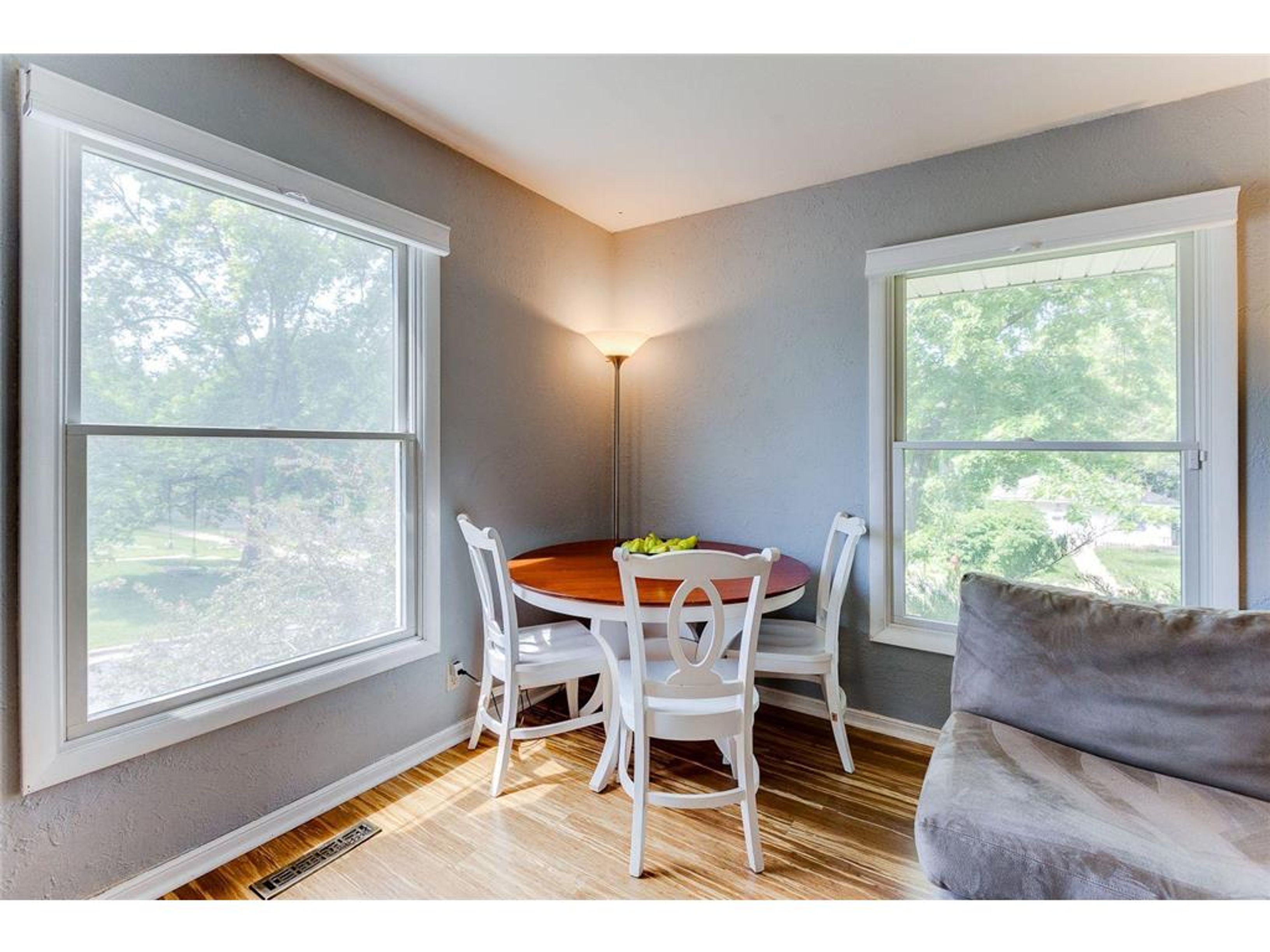  Bright St. Louis Park Home Near West End - 物件實景