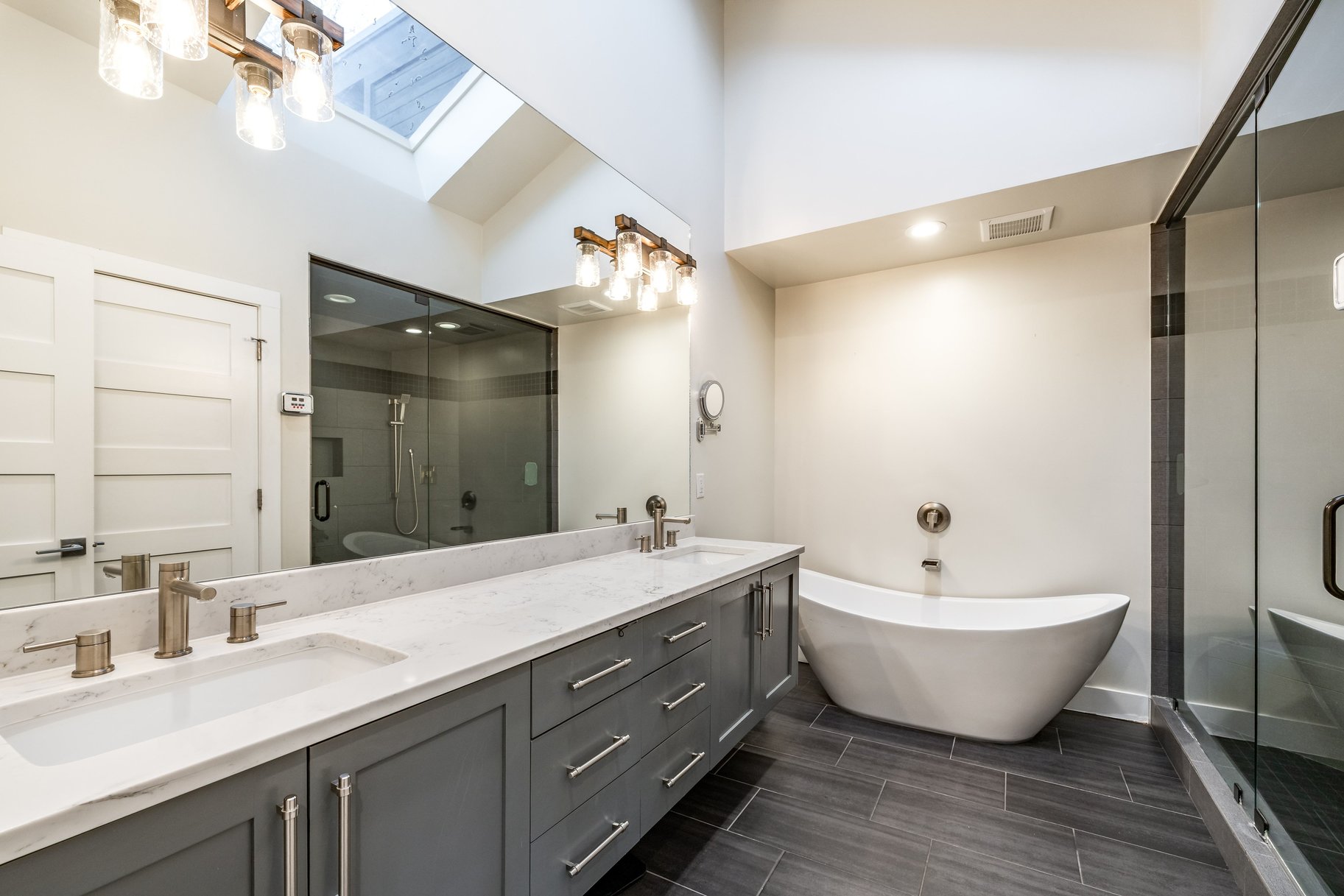  Light Filled Open Floor Plan with Great Outdoor Space - 物件實景