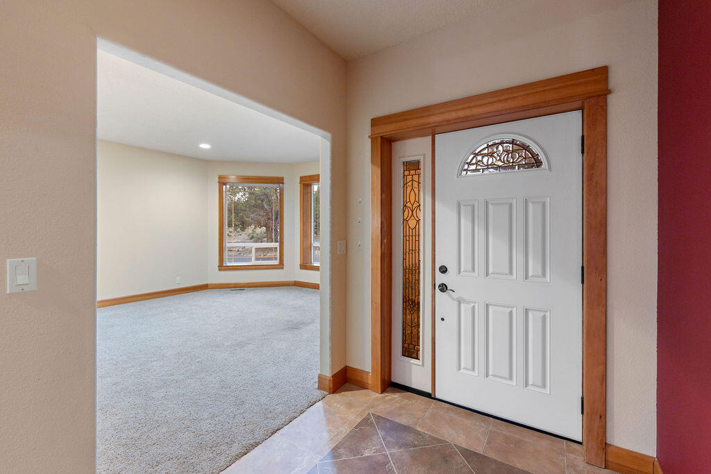 Prineville, Oregon, 97754, United States, 4 Bedrooms Bedrooms, ,3 BathroomsBathrooms,Residential,For Sale,1896038