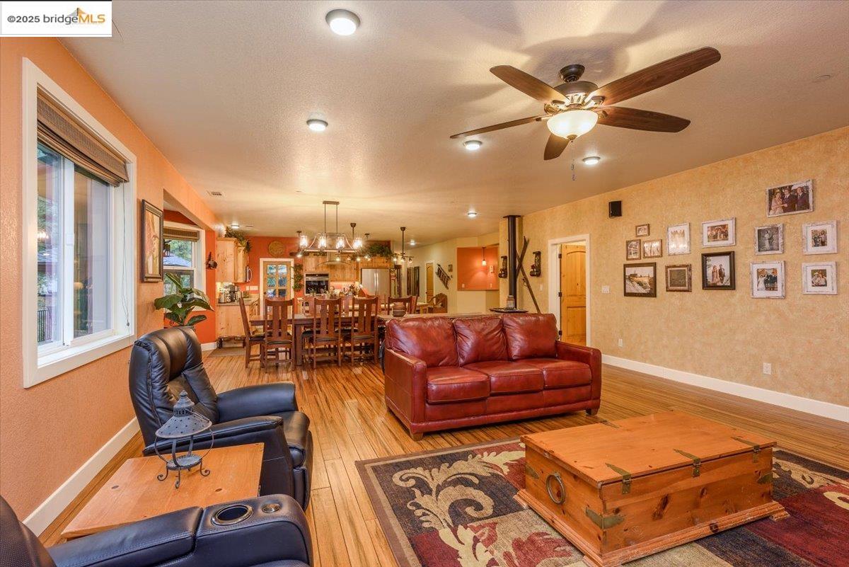 Twain Harte, California, 95383, United States, 3 Bedrooms Bedrooms, ,2 BathroomsBathrooms,Residential,For Sale,1996763