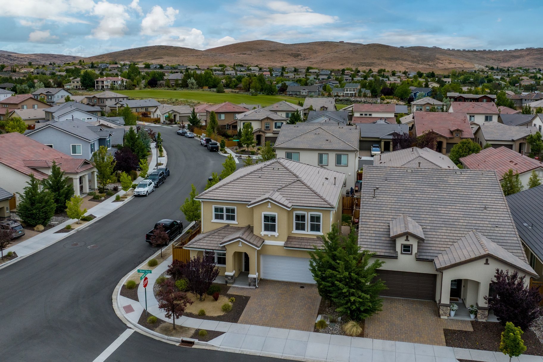  Two Story Walking Distance to Red Hawk Golf Course - 物件實景
