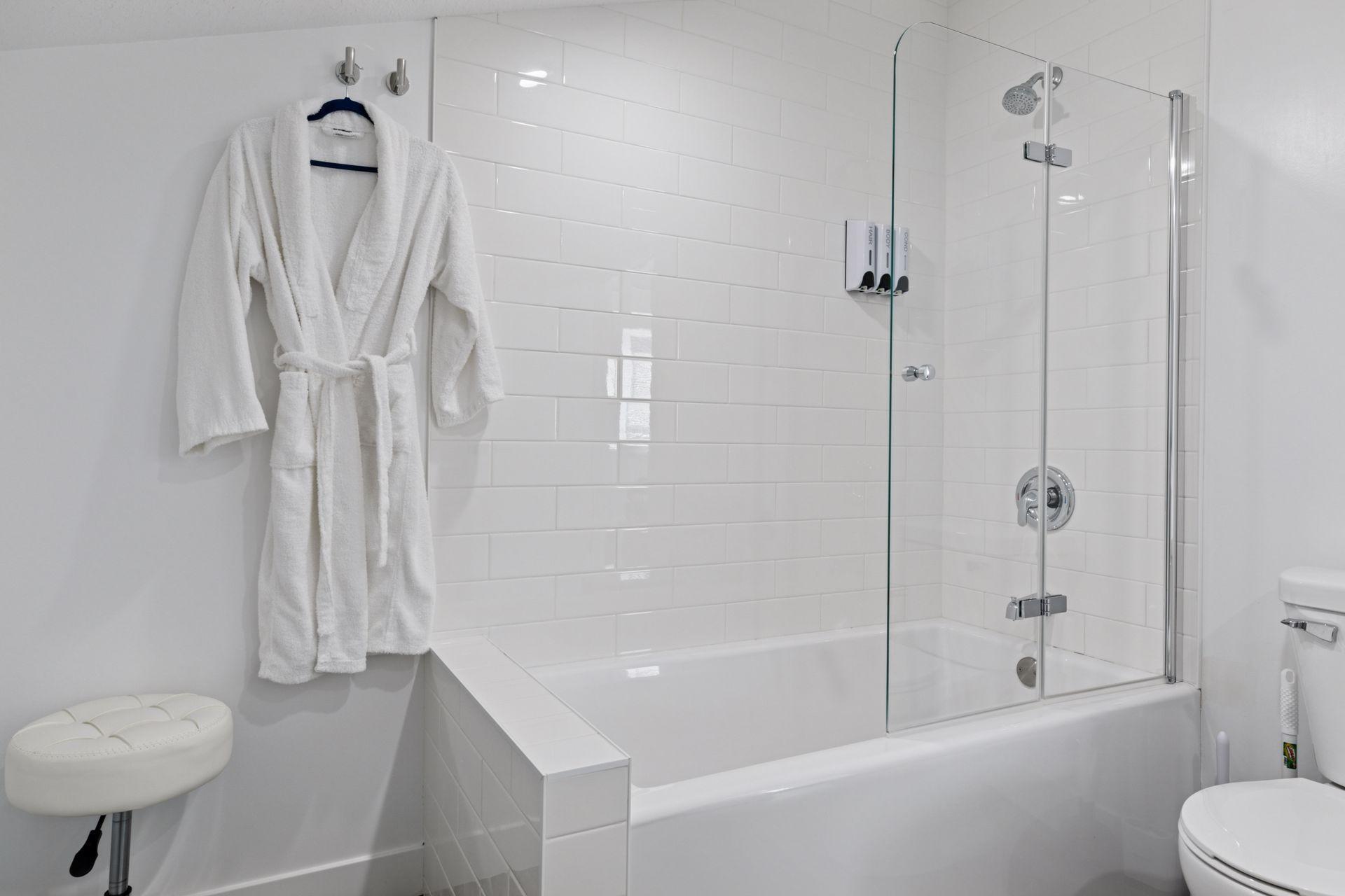 Wayzata, Minnesota, 55391, United States, 3 Bedrooms Bedrooms, ,4 BathroomsBathrooms,Residential,For Sale,1938784