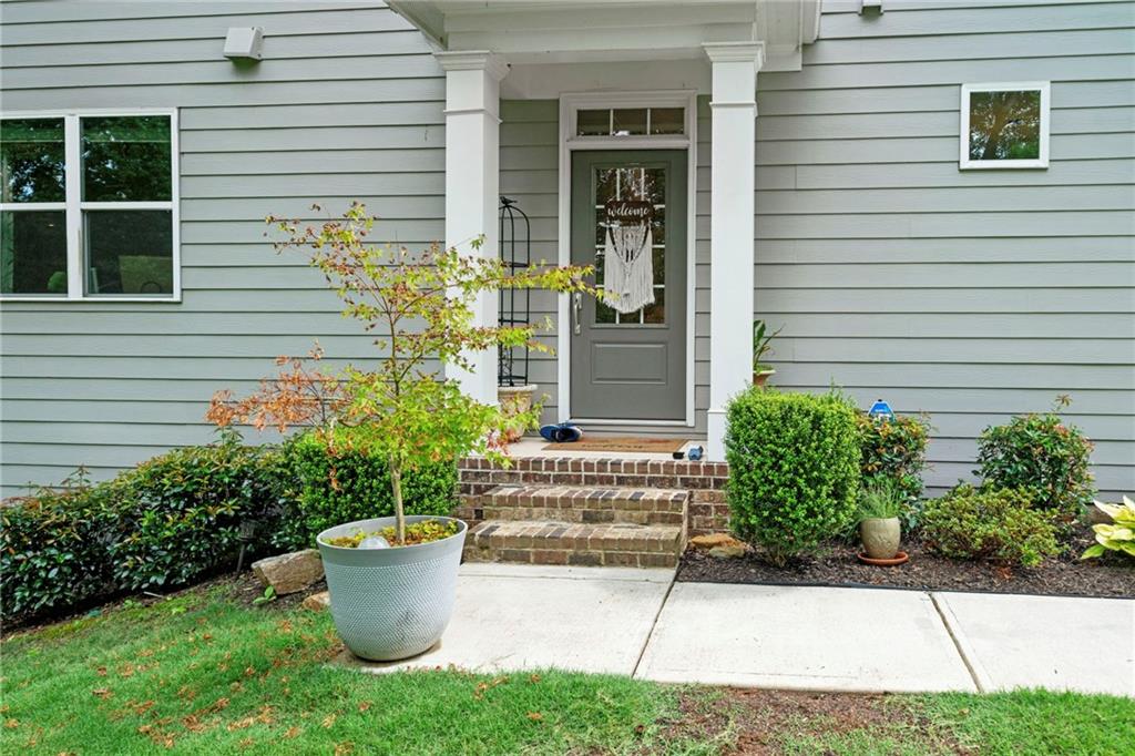 Cumming, Georgia, 30040, United States, 4 Bedrooms Bedrooms, ,4 BathroomsBathrooms,Residential,For Sale,1915176