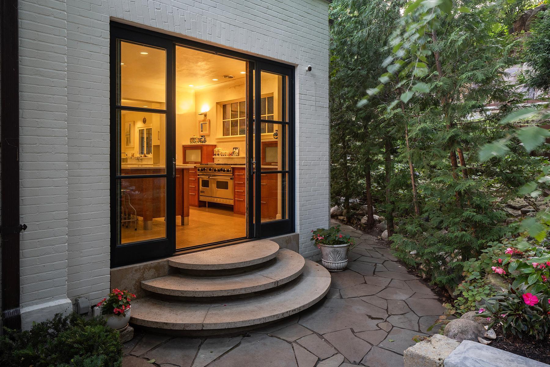 Minneapolis, Minnesota, 55416, United States, 4 Bedrooms Bedrooms, ,4 BathroomsBathrooms,Residential,For Sale,1901324