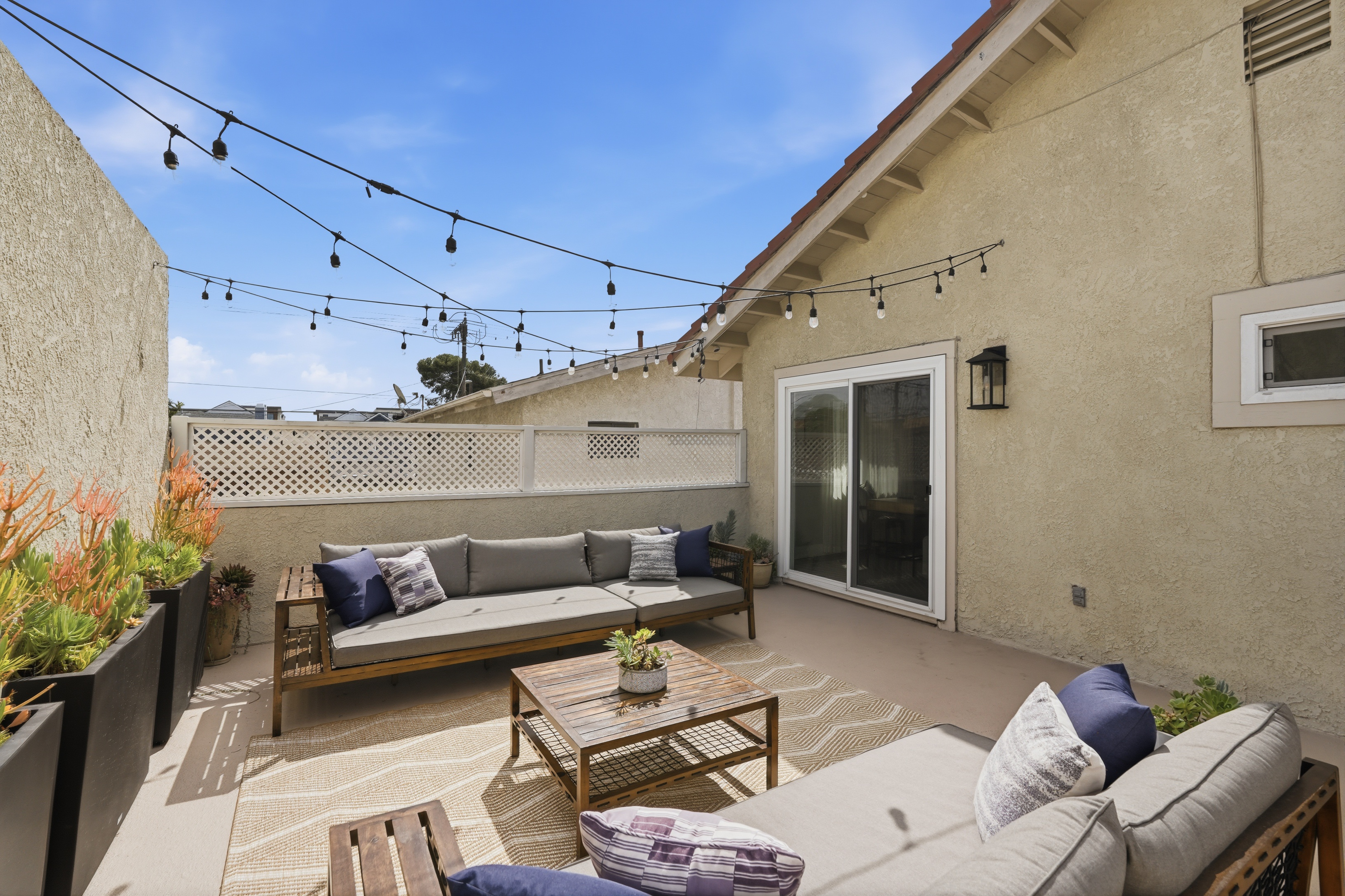  2220 Clark Lane, Redondo Beach, CA 90278 - 物件實景