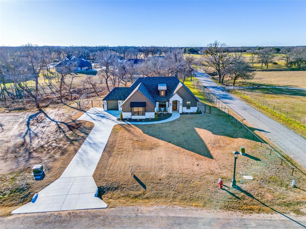 Springtown, Texas, 76082, United States, 5 Bedrooms Bedrooms, ,3 BathroomsBathrooms,Residential,For Sale,1805360