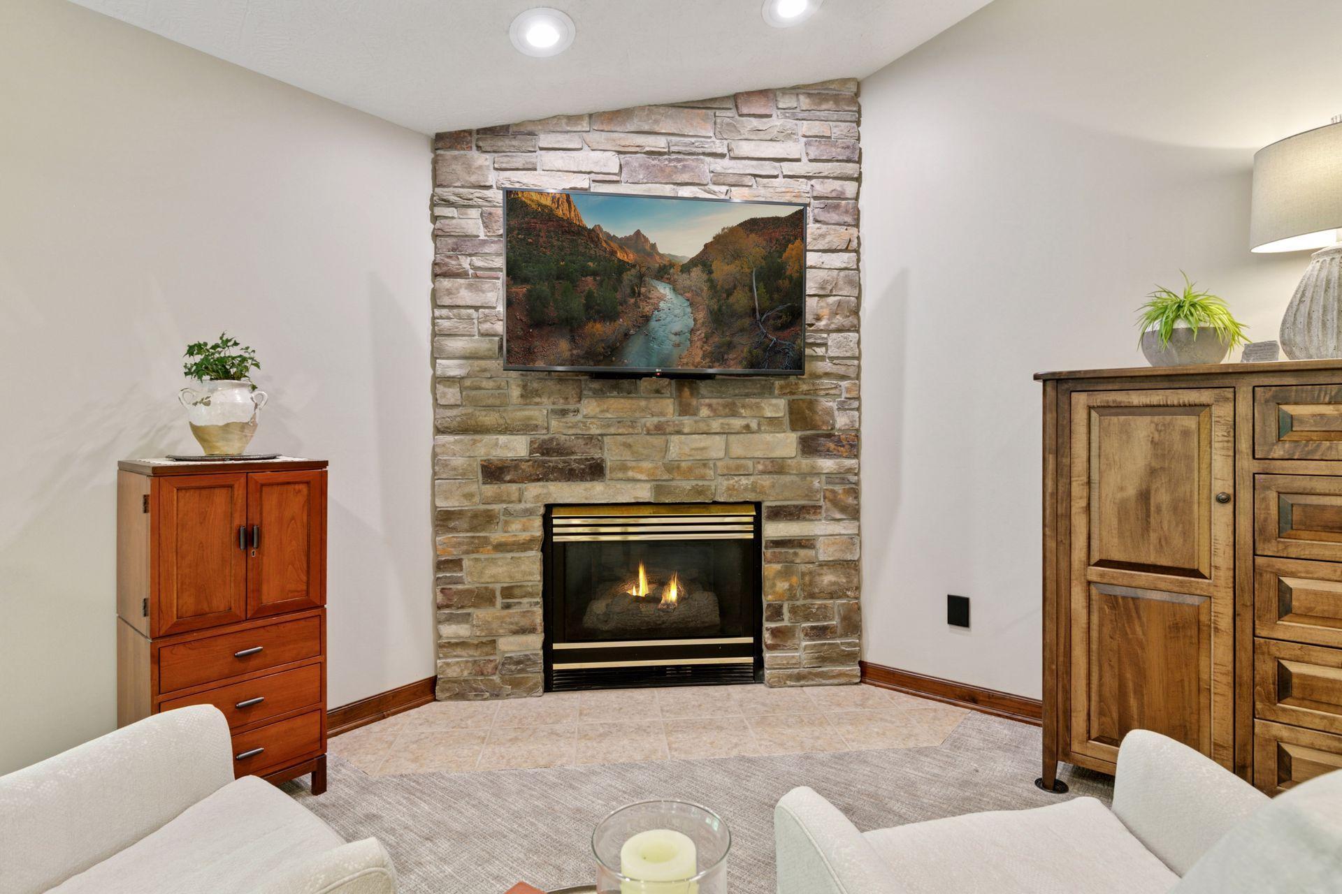 Chanhassen, Minnesota, 55318, United States, 5 Bedrooms Bedrooms, ,2 BathroomsBathrooms,Residential,For Sale,1847378