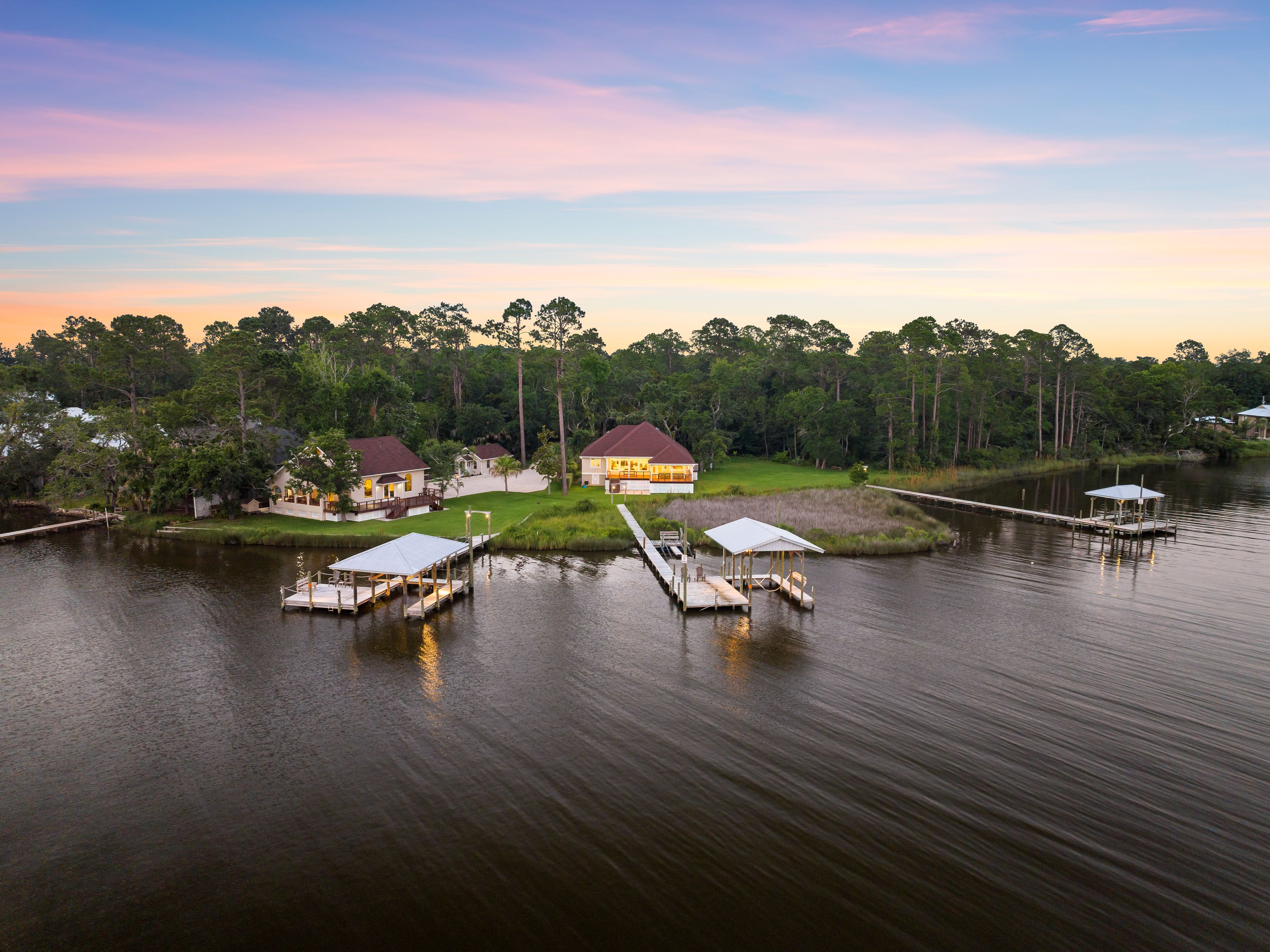  A Once-in-a-Generation Waterfront Estate with 725 Feet Bayou-Frontage - 物件實景