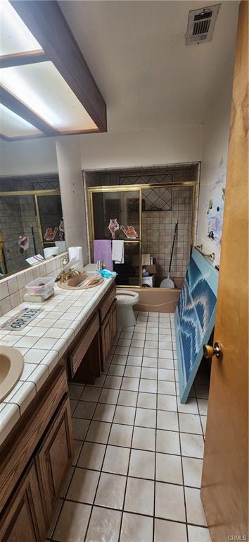 Bloomington, California, 92316, United States, 5 Bedrooms Bedrooms, ,2 BathroomsBathrooms,Residential,For Sale,2008810