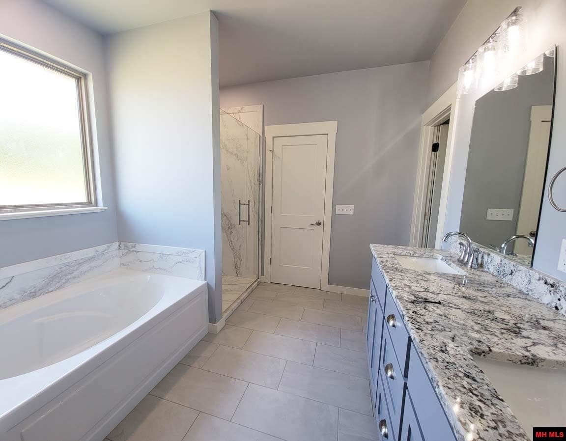 Mountain Home, Arkansas, 72653, United States, 3 Bedrooms Bedrooms, ,2 BathroomsBathrooms,Residential,For Sale,1983473