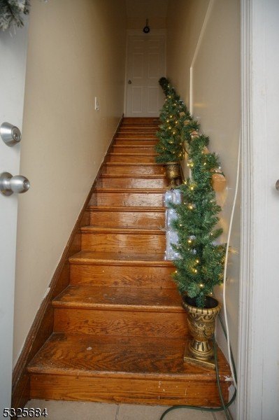 Ridgefield Boro, New Jersey, 07657-2011, United States, 4 Bedrooms Bedrooms, ,4 BathroomsBathrooms,Residential,For Sale,1923241