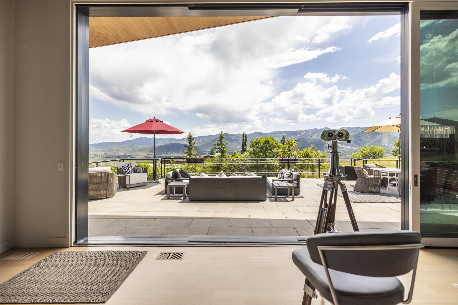  Sophisticated Mountain Design with Unmatched Views in an Elite Setting - 物件實景