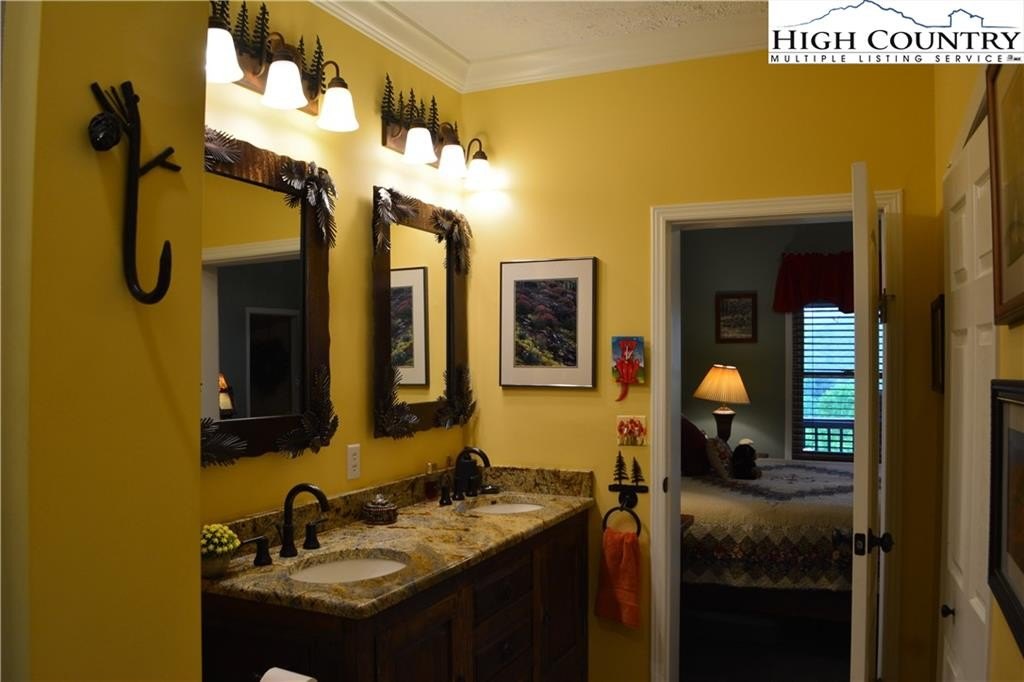 Elk Park, North Carolina, 28622, United States, 3 Bedrooms Bedrooms, ,3 BathroomsBathrooms,Residential,For Sale,1984406