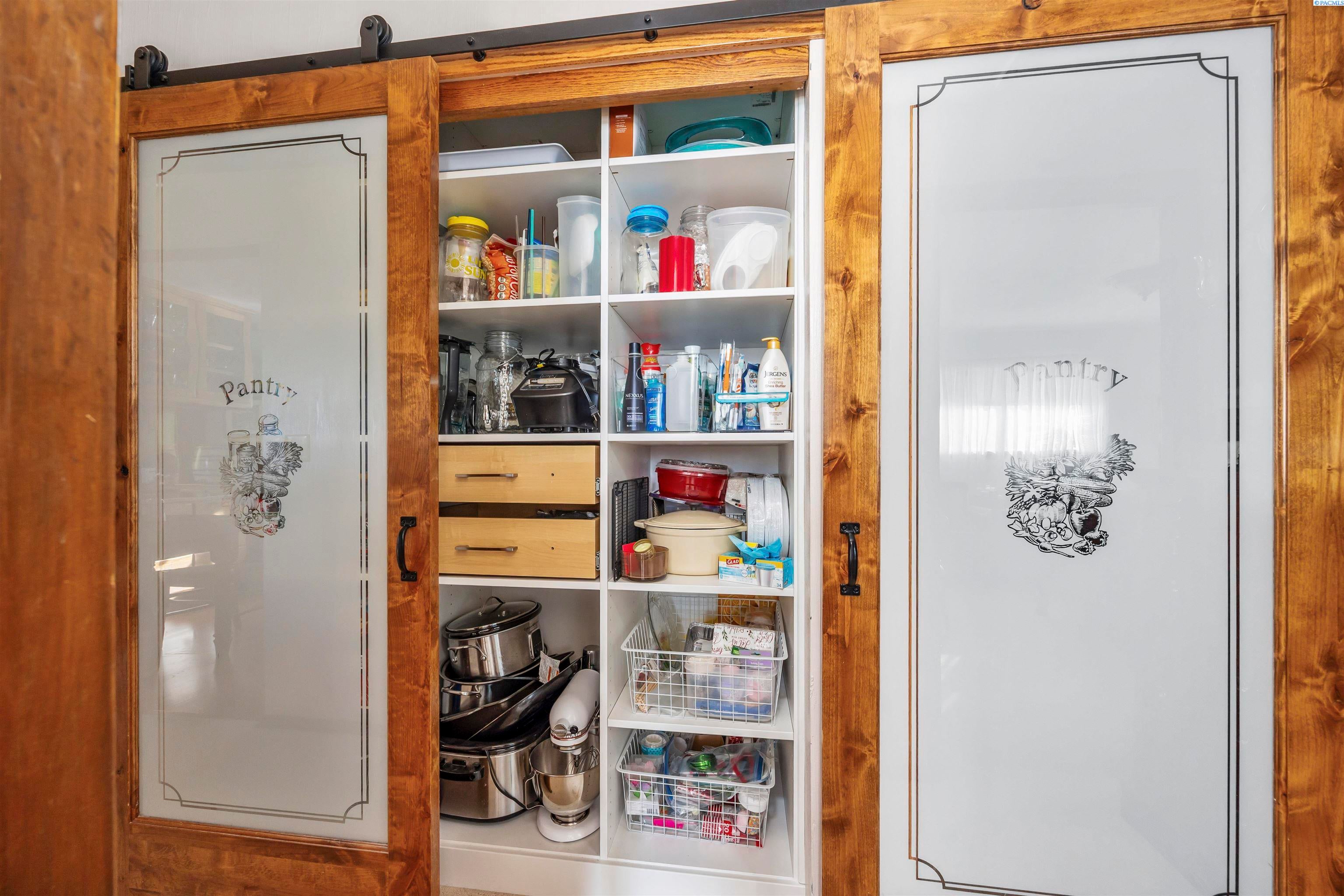 Prosser, Washington, 99350, United States, 4 Bedrooms Bedrooms, ,1 BathroomBathrooms,Residential,For Sale,1984108