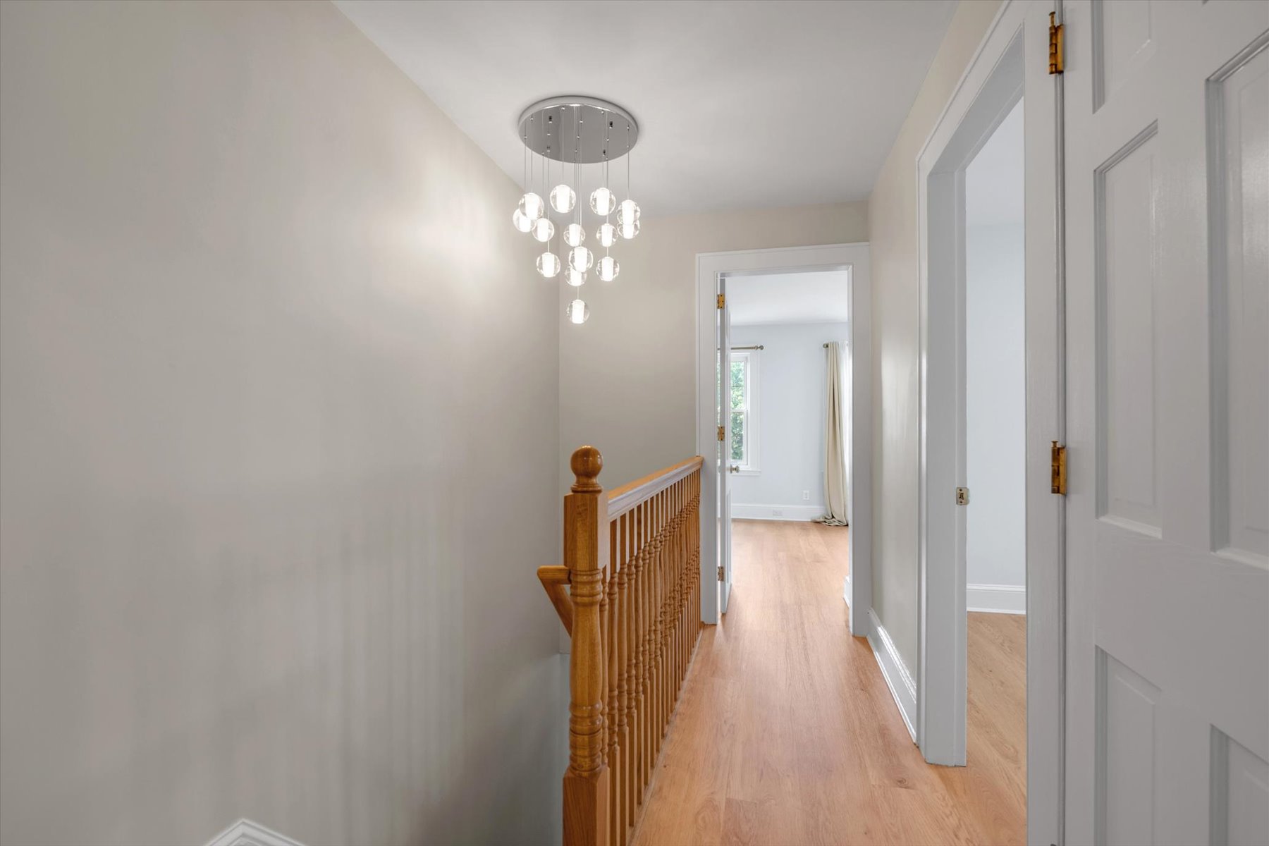  ?REMARKABLY RENOVATED SEMI DETACHED HOME IN FOREST HILLS HILLS? - 物件實景
