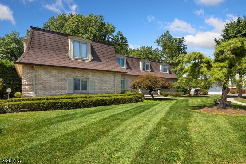 Clifton City, New Jersey, 07013, United States, 5 Bedrooms Bedrooms, ,4 BathroomsBathrooms,Residential,For Sale,1988596