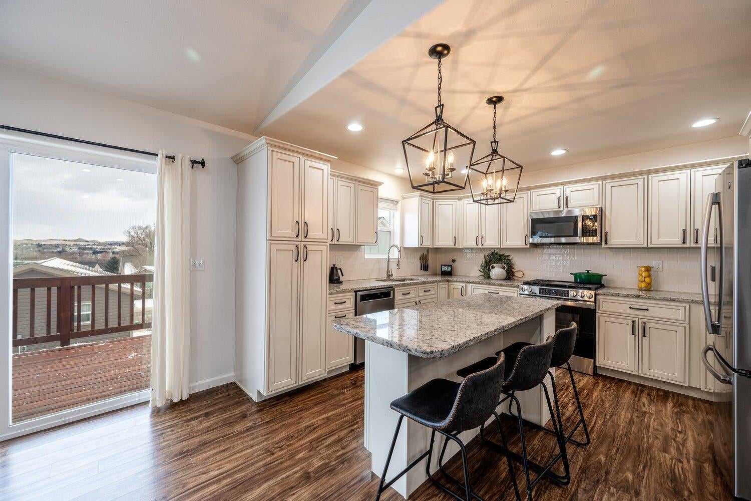 Sheridan, Wyoming, 82801, United States, 5 Bedrooms Bedrooms, ,3 BathroomsBathrooms,Residential,For Sale,2011699