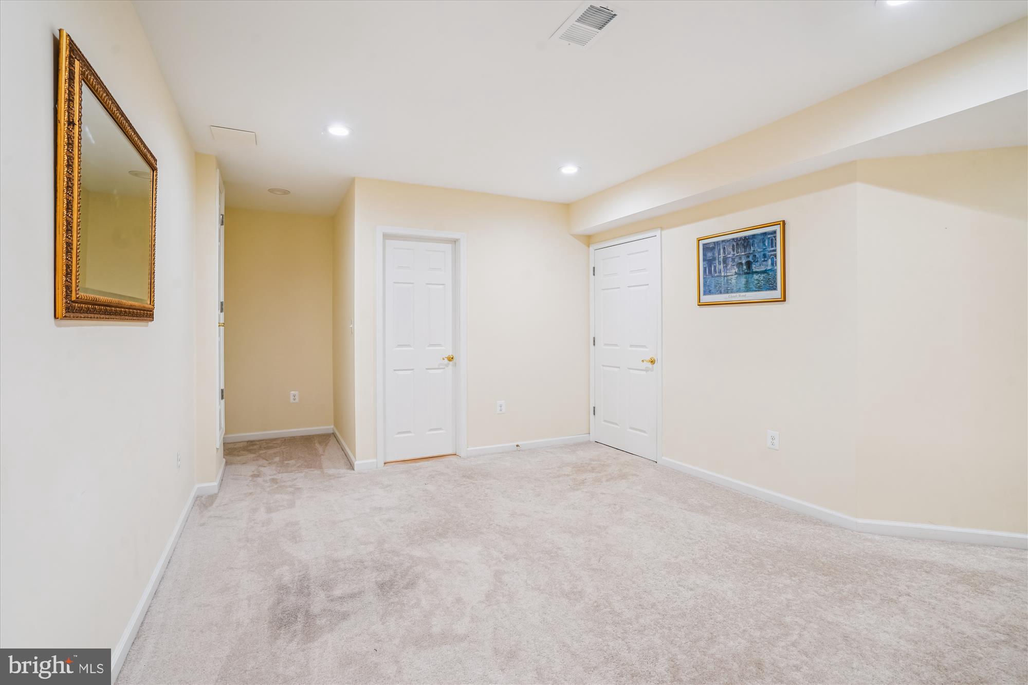 Burke, Virginia, 22015, United States, 5 Bedrooms Bedrooms, ,4 BathroomsBathrooms,Residential,For Sale,1905791