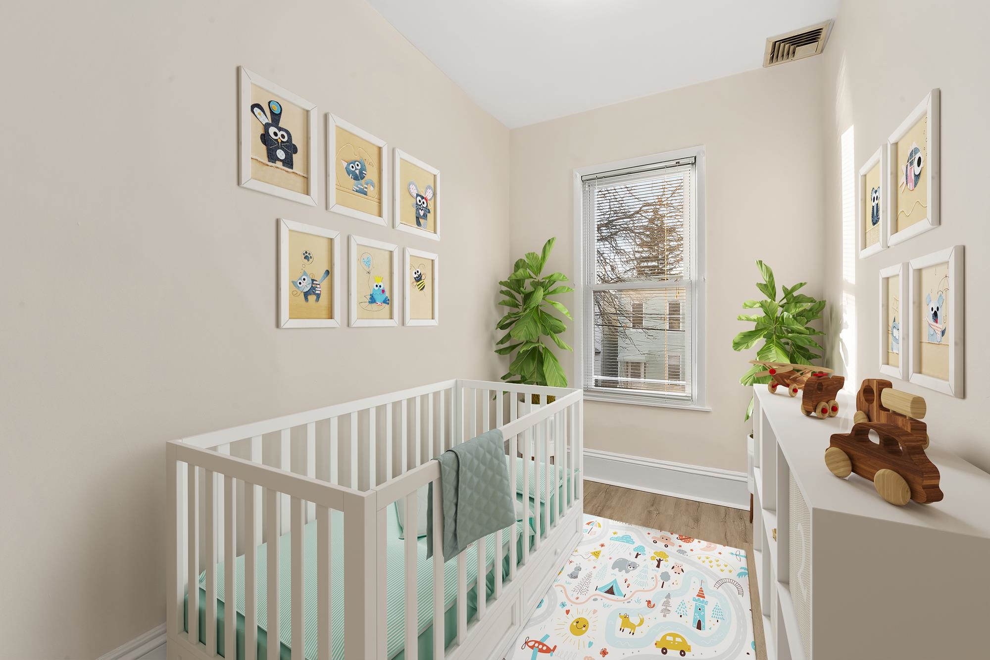 Union City, New Jersey, 07087, United States, 3 Bedrooms Bedrooms, ,2 BathroomsBathrooms,Residential,For Sale,2002067