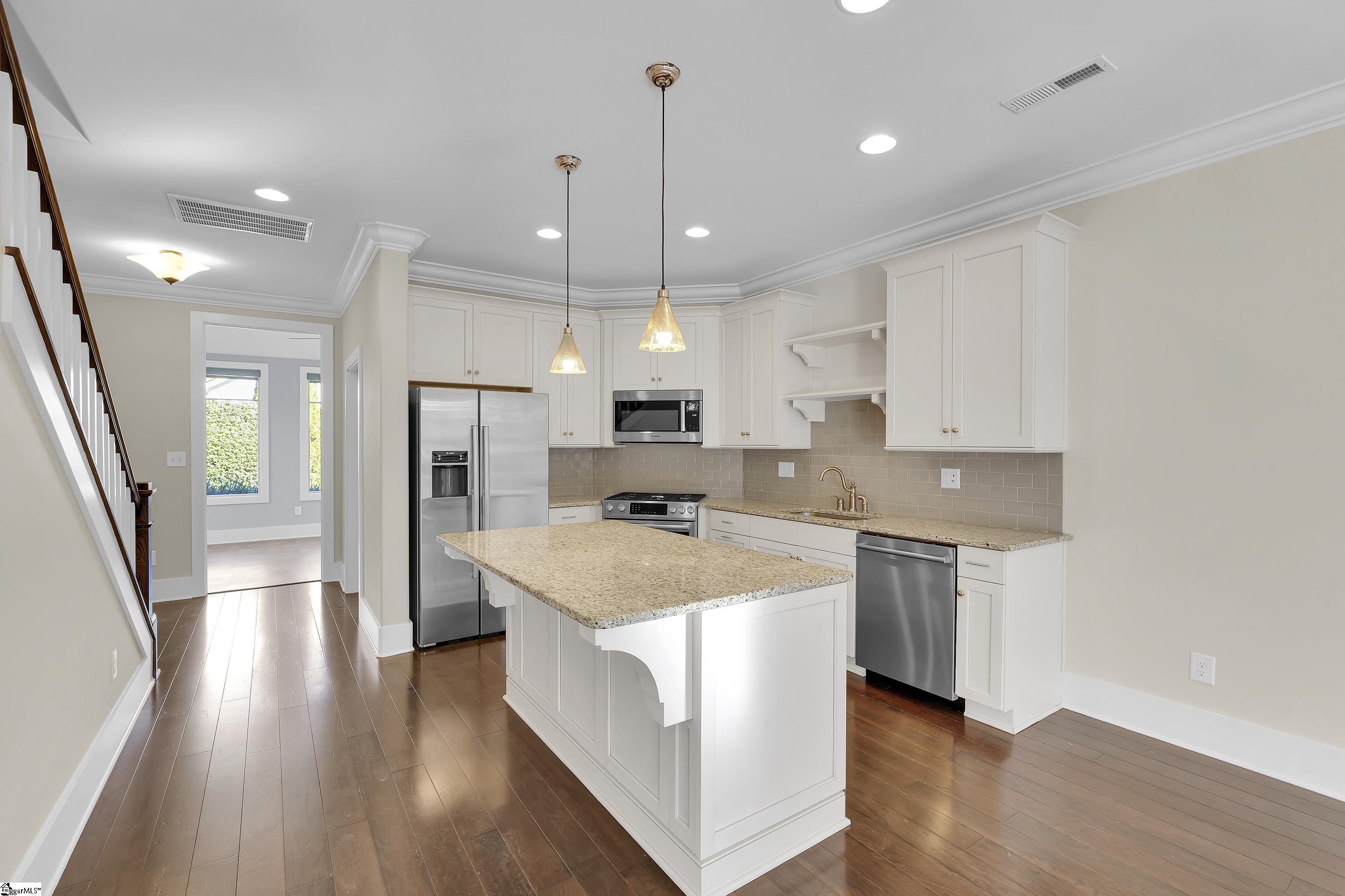 Piedmont, South Carolina, 29673, United States, 4 Bedrooms Bedrooms, ,4 BathroomsBathrooms,Residential,For Sale,2002140