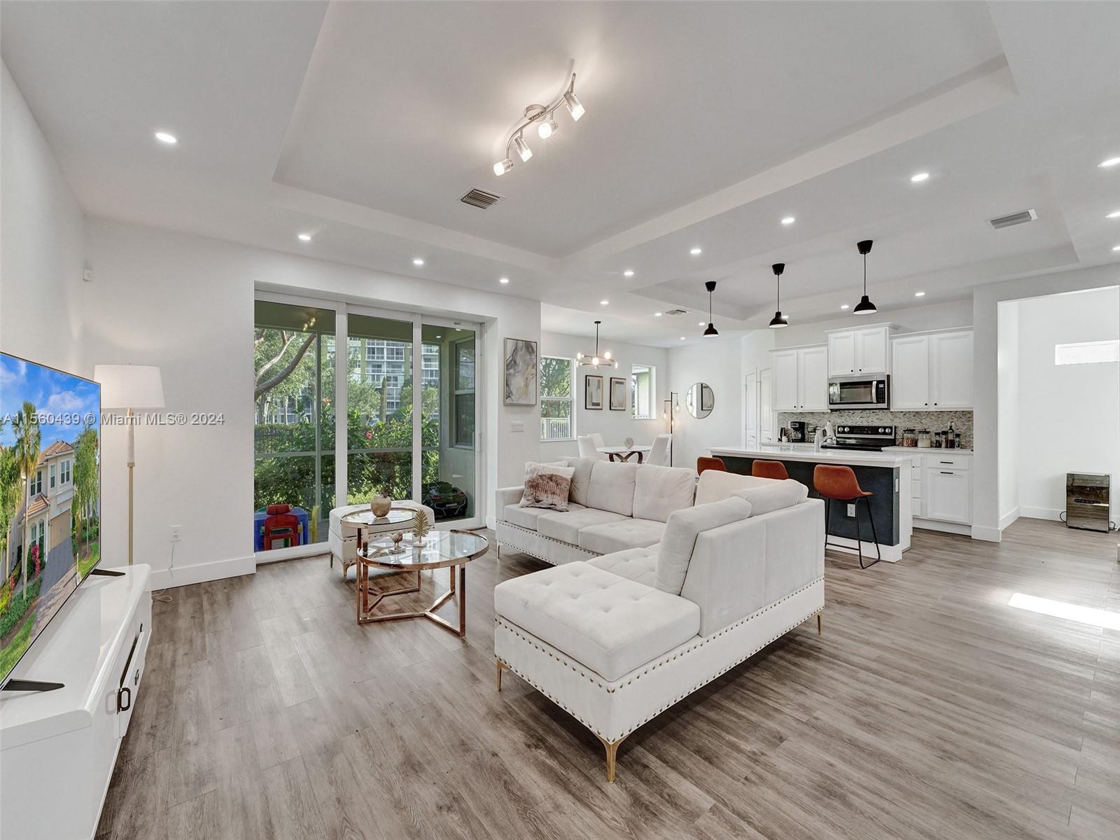 4334 Large Leaf Ln, Hollywood, Florida, 33021, United States, 6 Bedrooms Bedrooms, ,4 BathroomsBathrooms,Residential,For Sale,4334 Large Leaf Ln,1500872