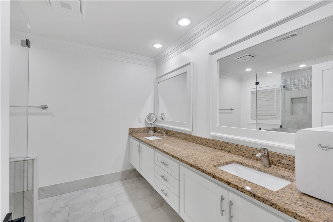 Greenville, South Carolina, 29607, United States, 5 Bedrooms Bedrooms, ,4 BathroomsBathrooms,Residential,For Sale,1947987