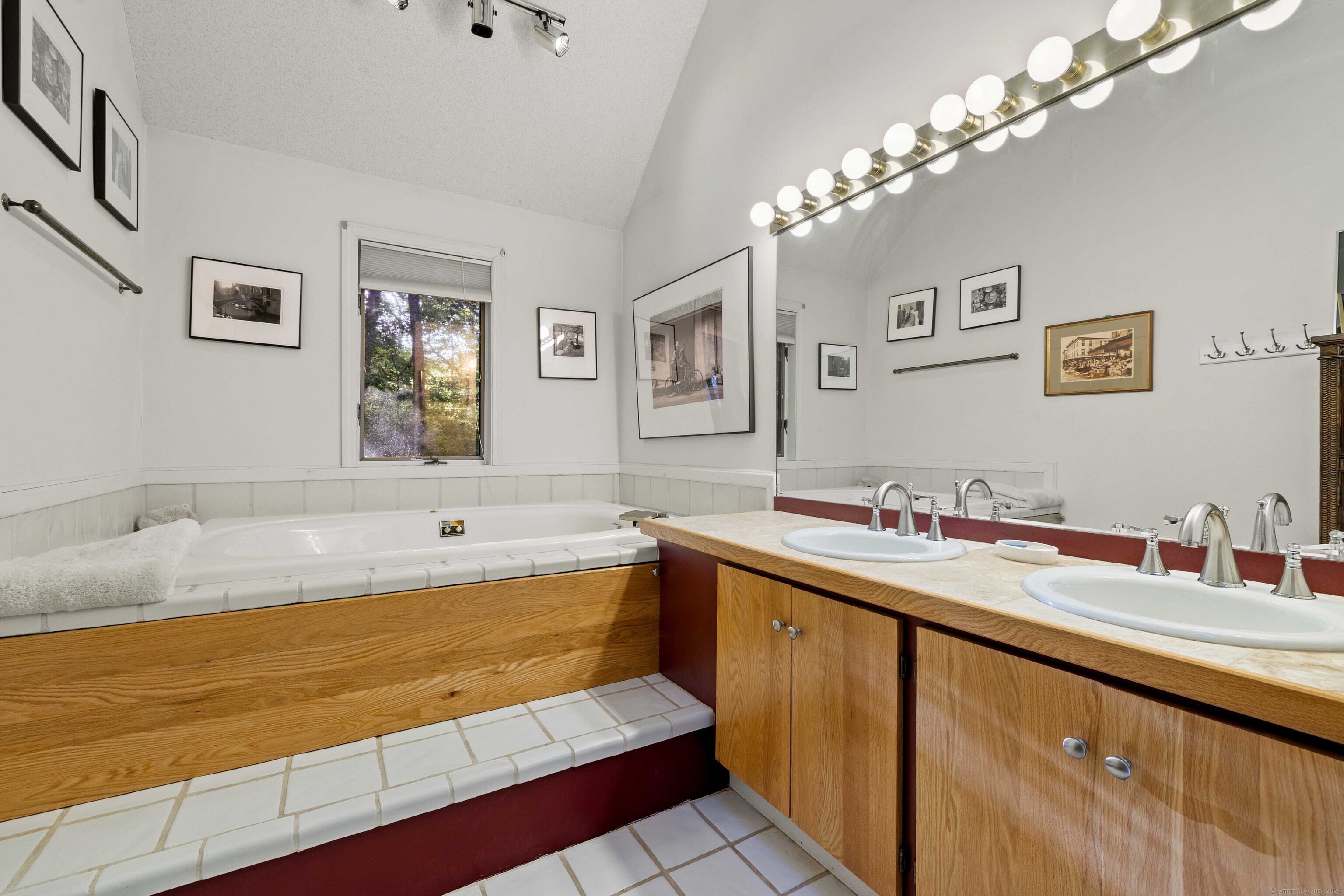 Old Saybrook, Connecticut, 06475, United States, 4 Bedrooms Bedrooms, ,3 BathroomsBathrooms,Residential,For Sale,1913517
