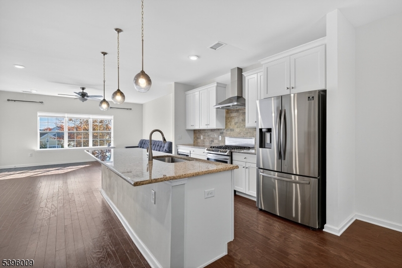 Sayreville Boro, New Jersey, 08859, United States, 2 Bedrooms Bedrooms, ,3 BathroomsBathrooms,Residential,For Sale,1989005