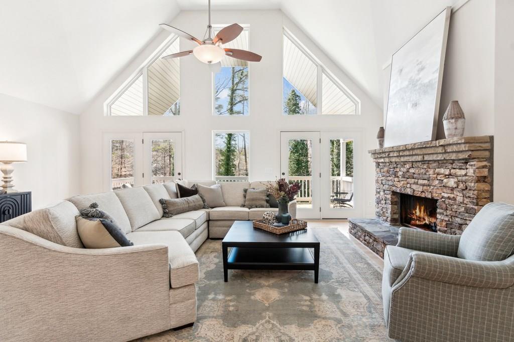 Blairsville, Georgia, 30512, United States, 4 Bedrooms Bedrooms, ,3 BathroomsBathrooms,Residential,For Sale,1913055