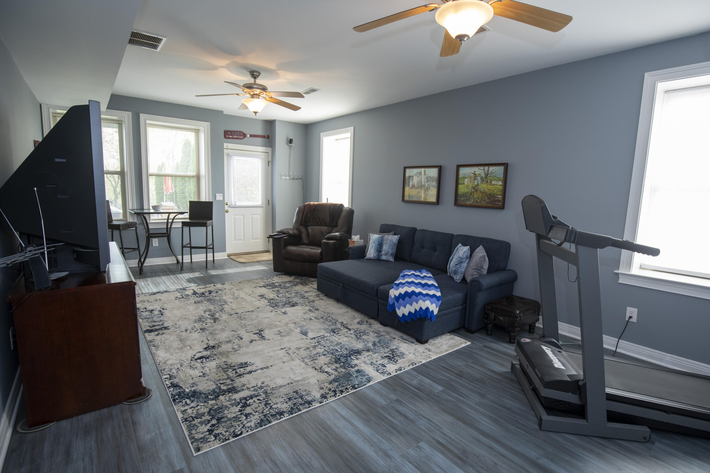 Harrodsburg, Kentucky, 40330, United States, 5 Bedrooms Bedrooms, ,4 BathroomsBathrooms,Residential,For Sale,1826729