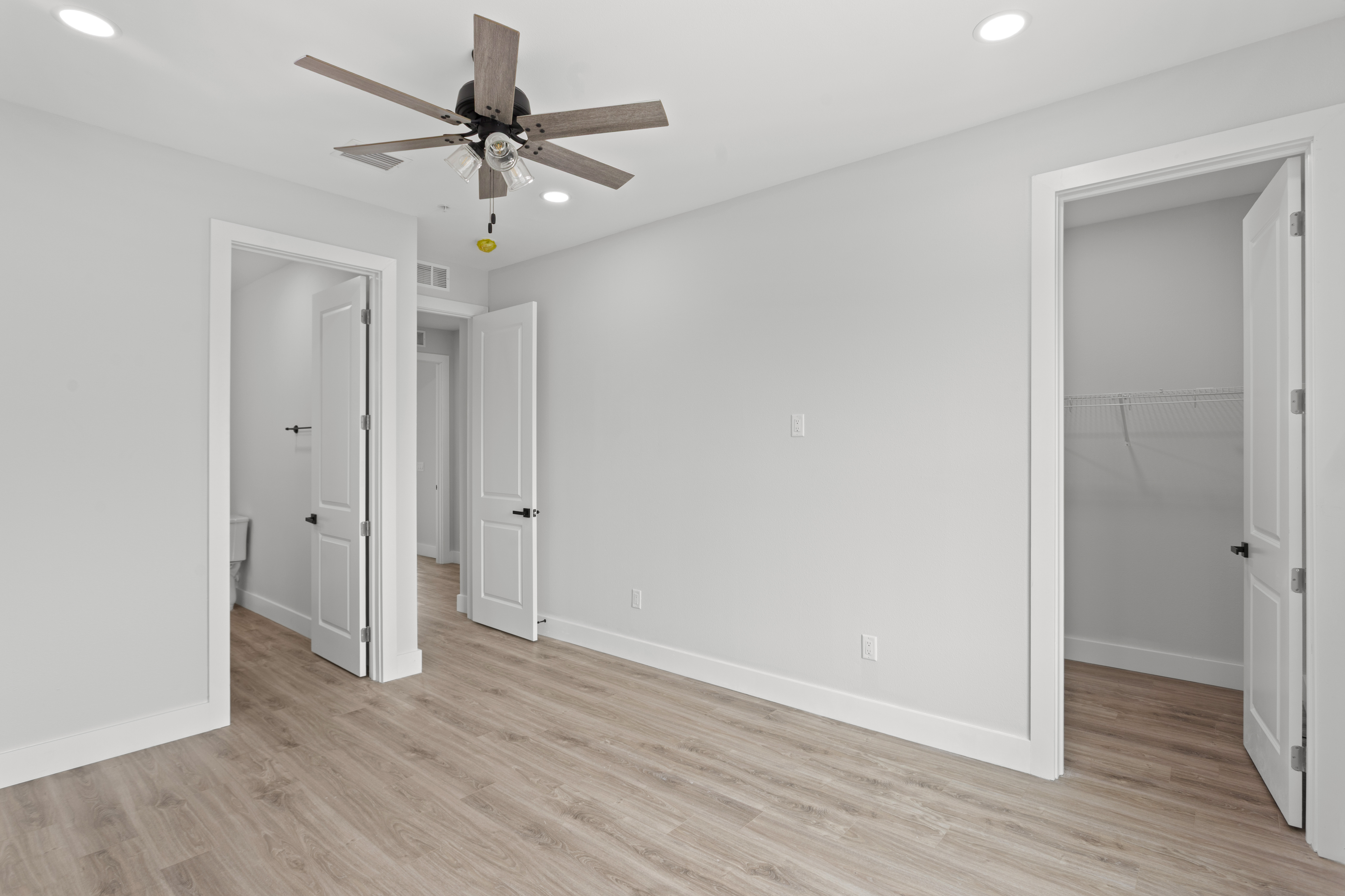 11605 1st St E # 6, Treasure Island, Florida, 33706, United States, 5 Bedrooms Bedrooms, ,4 BathroomsBathrooms,Residential,For Sale,11605 1st St E # 6,1423678