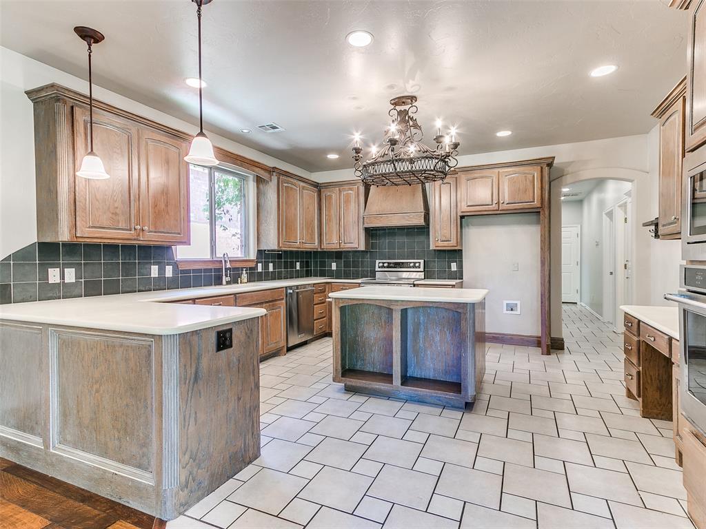 Choctaw, Oklahoma, 73020, United States, 4 Bedrooms Bedrooms, ,5 BathroomsBathrooms,Residential,For Sale,1978784