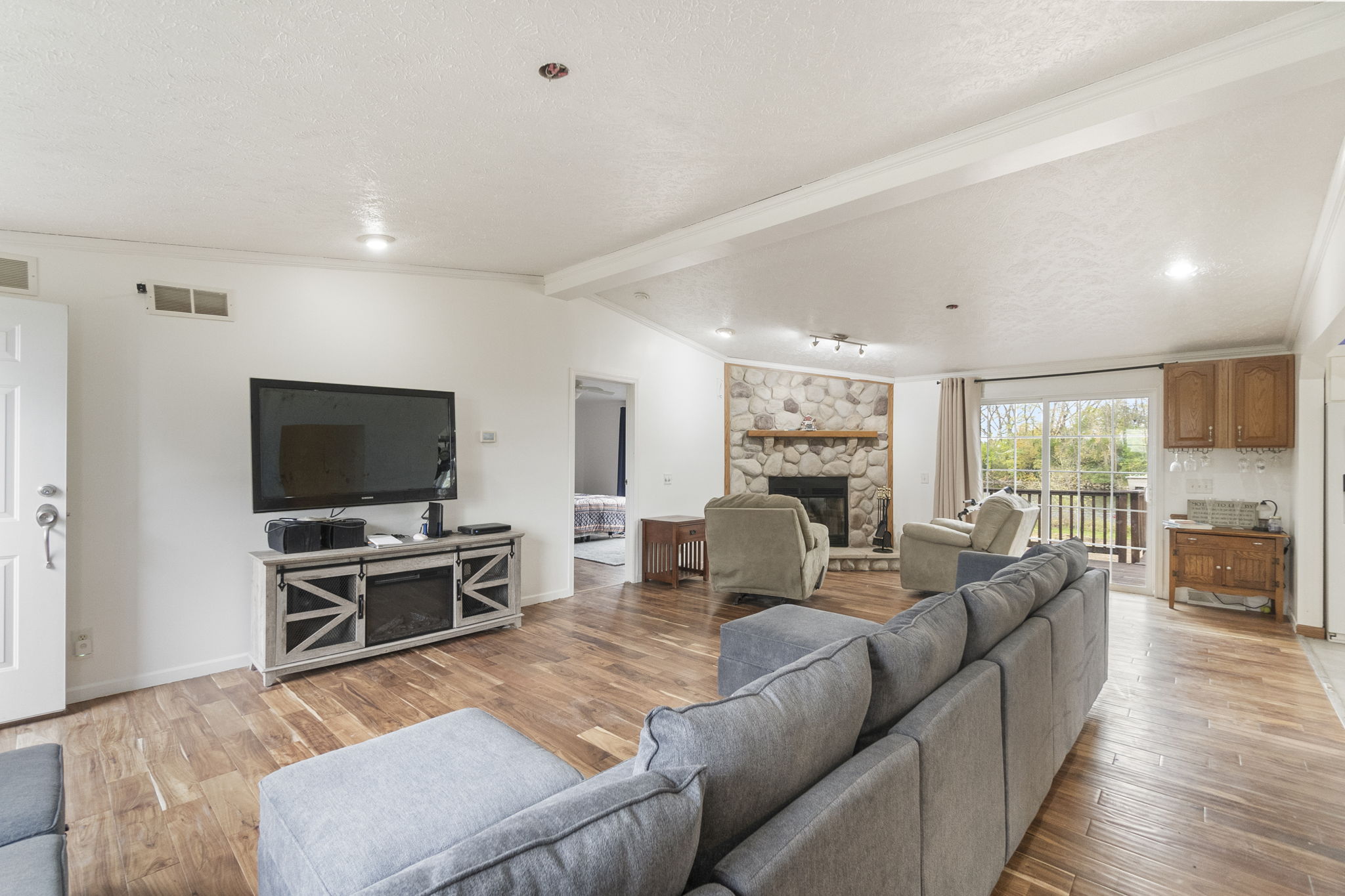 Clear Lake, Iowa, 50428, United States, 5 Bedrooms Bedrooms, ,3 BathroomsBathrooms,Residential,For Sale,1982765