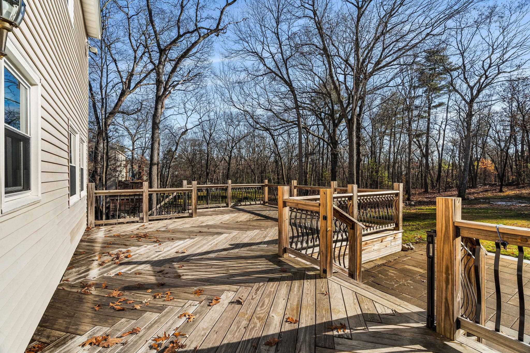 Londonderry, New Hampshire, 03053, United States, 3 Bedrooms Bedrooms, ,4 BathroomsBathrooms,Residential,For Sale,2002282