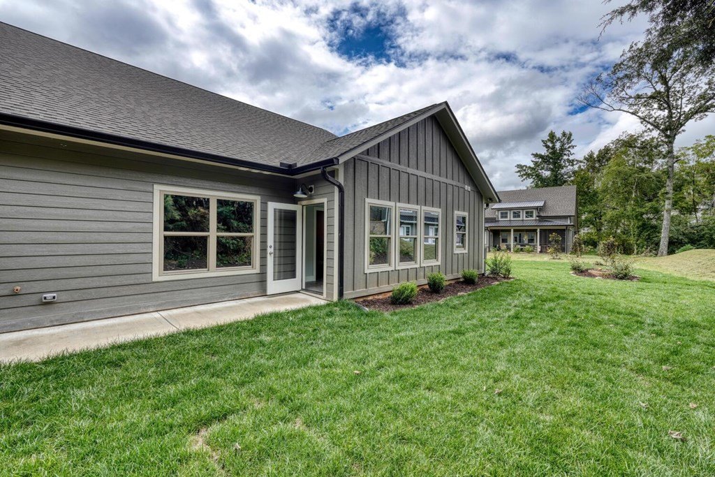 Hiawassee, Georgia, 30546, United States, 3 Bedrooms Bedrooms, ,3 BathroomsBathrooms,Residential,For Sale,1982647