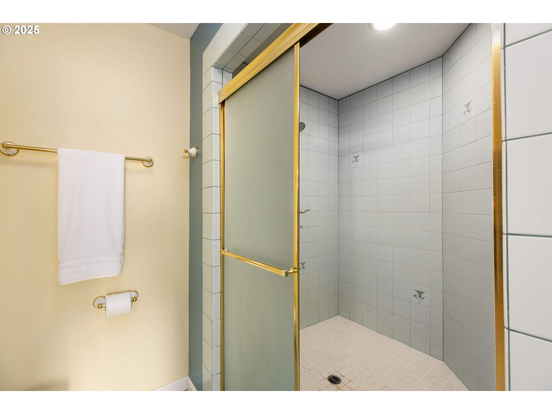 Happy Valley, Oregon, 97086, United States, 3 Bedrooms Bedrooms, ,4 BathroomsBathrooms,Residential,For Sale,1990937