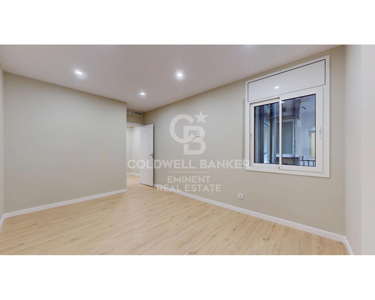 Barcelona, Catalonia, ES, 4 Bedrooms Bedrooms, ,2 BathroomsBathrooms,Residential,For Sale,1826815