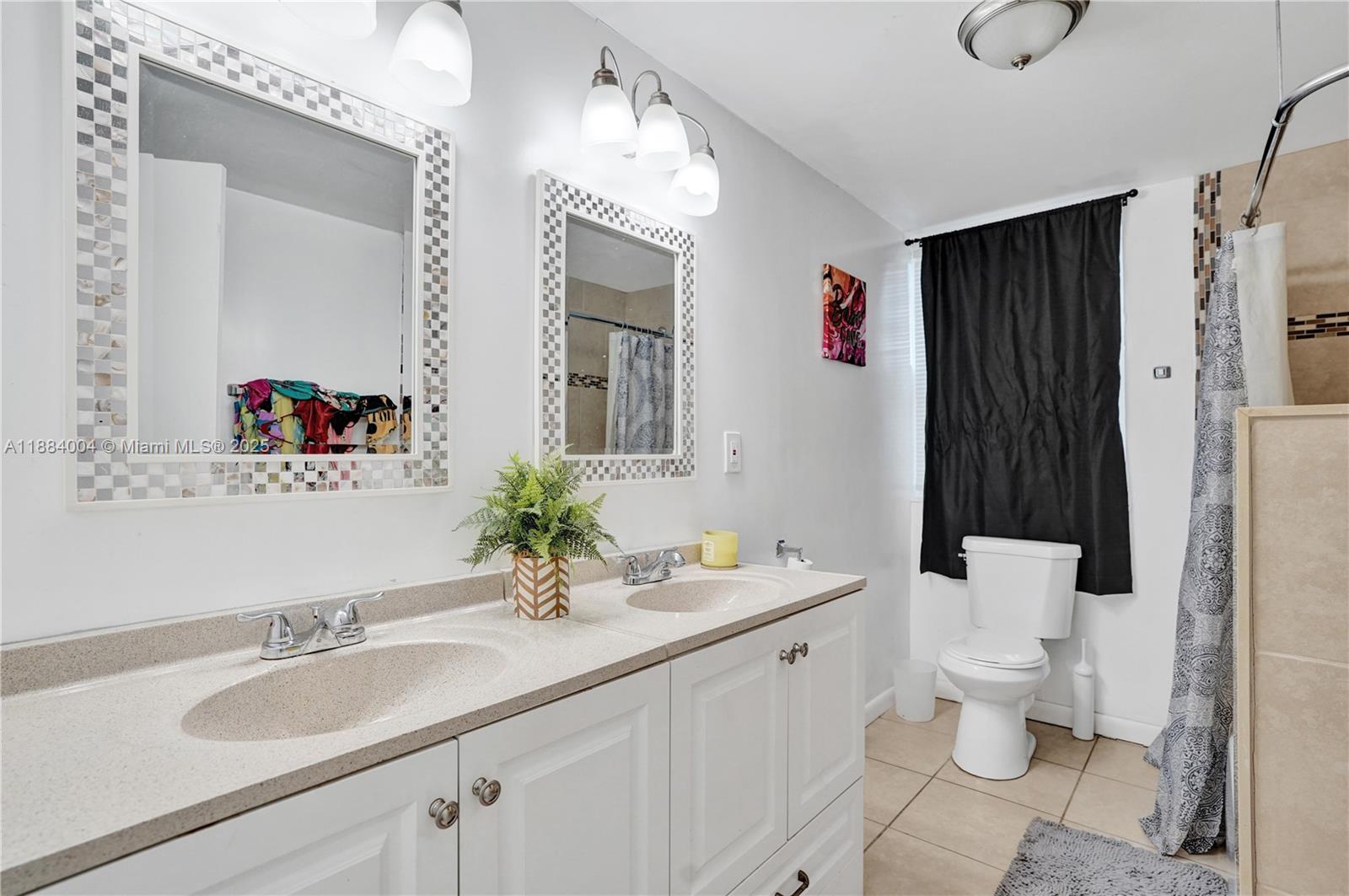 Hollywood, Florida, 33024, United States, 4 Bedrooms Bedrooms, ,3 BathroomsBathrooms,Residential,For Sale,1958932