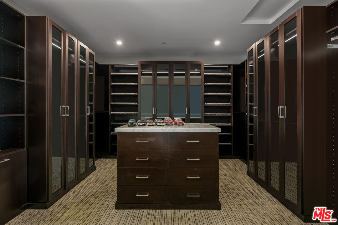 Los Angeles, California, 90077, United States, 5 Bedrooms Bedrooms, ,7 BathroomsBathrooms,Residential,For Sale,1768460
