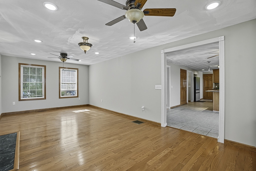 Worcester, Massachusetts, 01606, United States, 4 Bedrooms Bedrooms, ,3 BathroomsBathrooms,Residential,For Sale,2012062