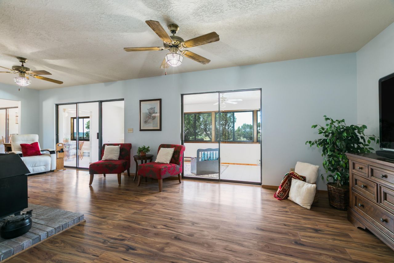 Edgewood, New Mexico, 87015, United States, 4 Bedrooms Bedrooms, ,3 BathroomsBathrooms,Residential,For Sale,1892952