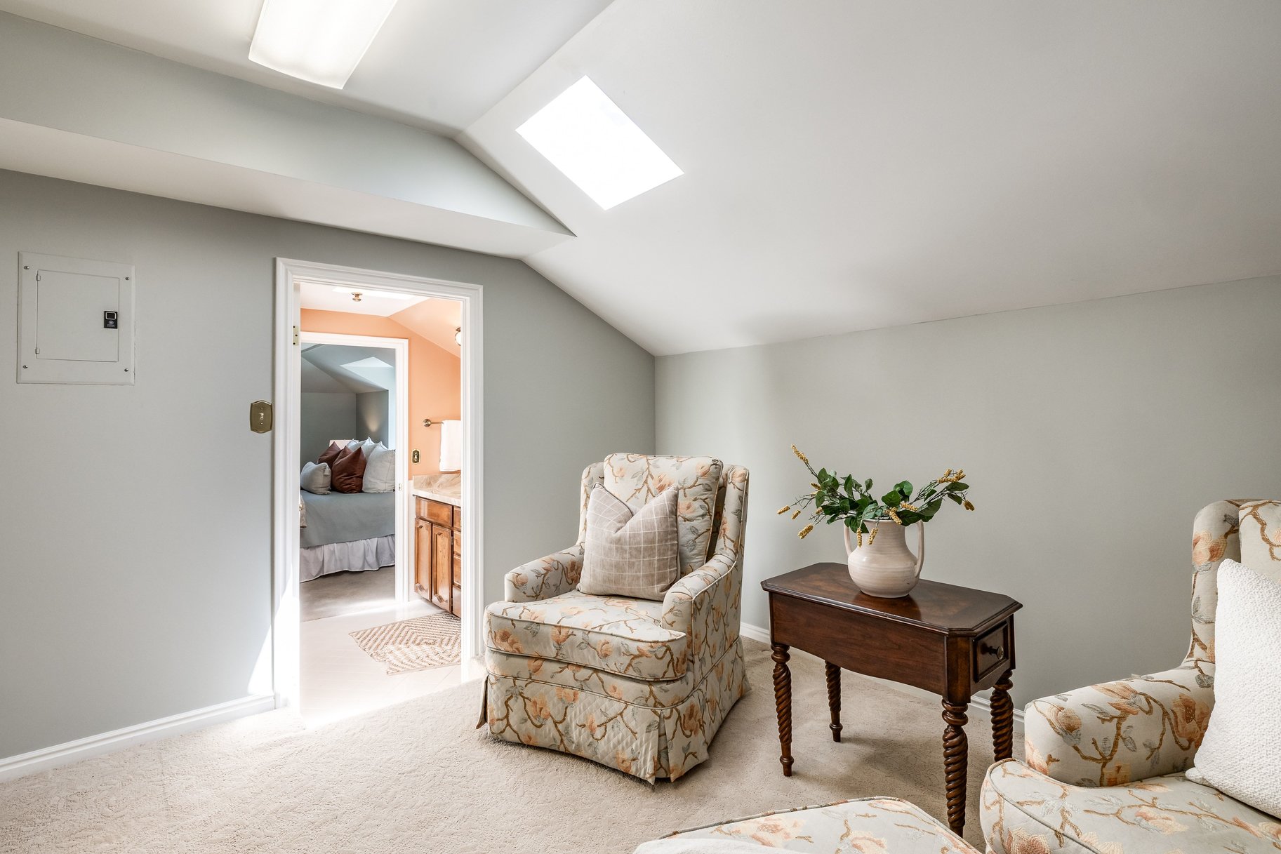  Exceptional Country Club Two-Story - 物件實景