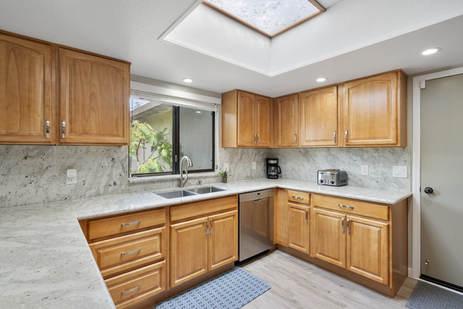 Hollister, California, 95023, United States, 3 Bedrooms Bedrooms, ,2 BathroomsBathrooms,Residential,For Sale,1882231