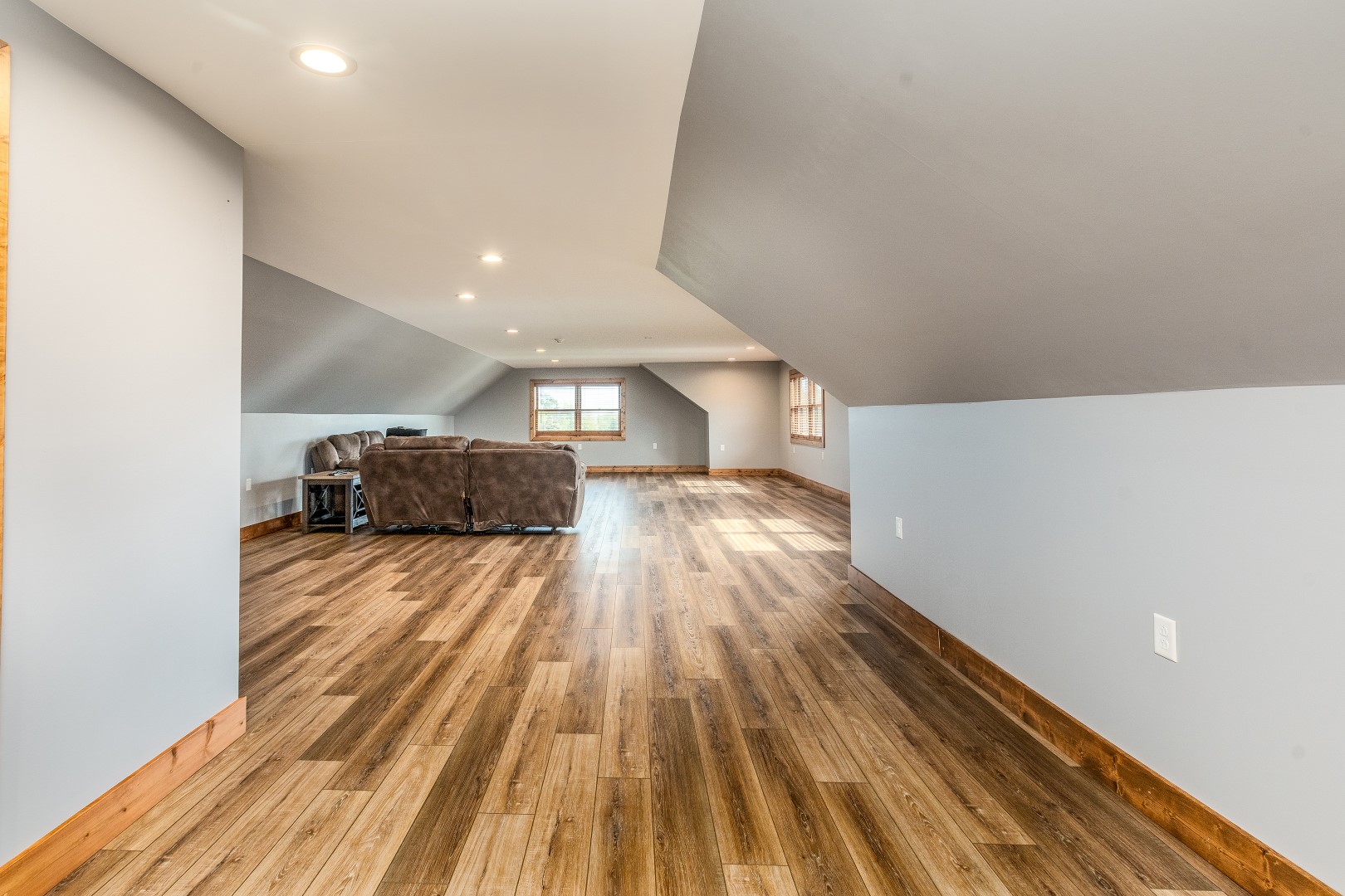 Carbondale, Illinois, 62902, United States, 3 Bedrooms Bedrooms, ,8 BathroomsBathrooms,Residential,For Sale,1986074