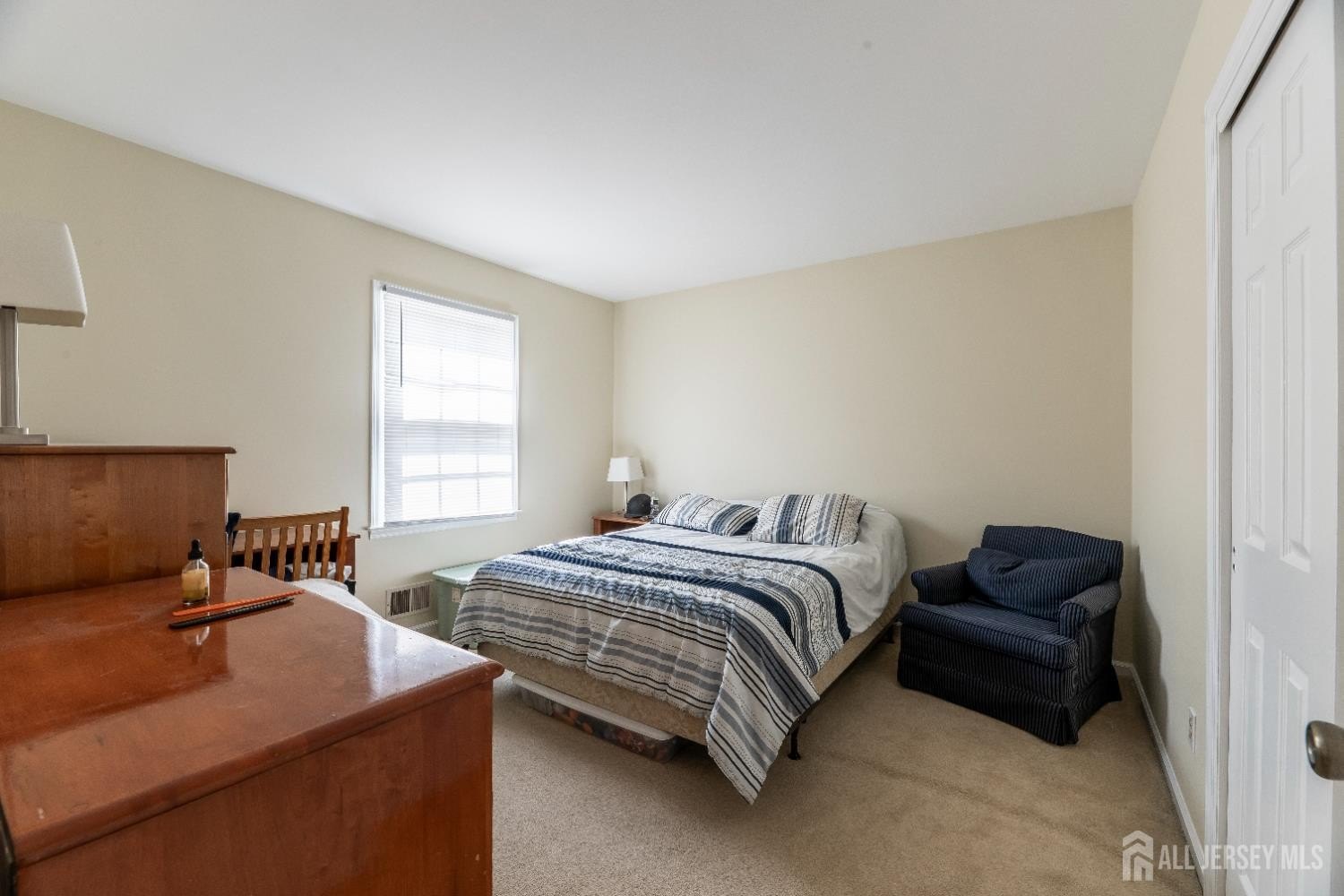 Edison, New Jersey, 08820, United States, 4 Bedrooms Bedrooms, ,3 BathroomsBathrooms,Residential,For Sale,1908022