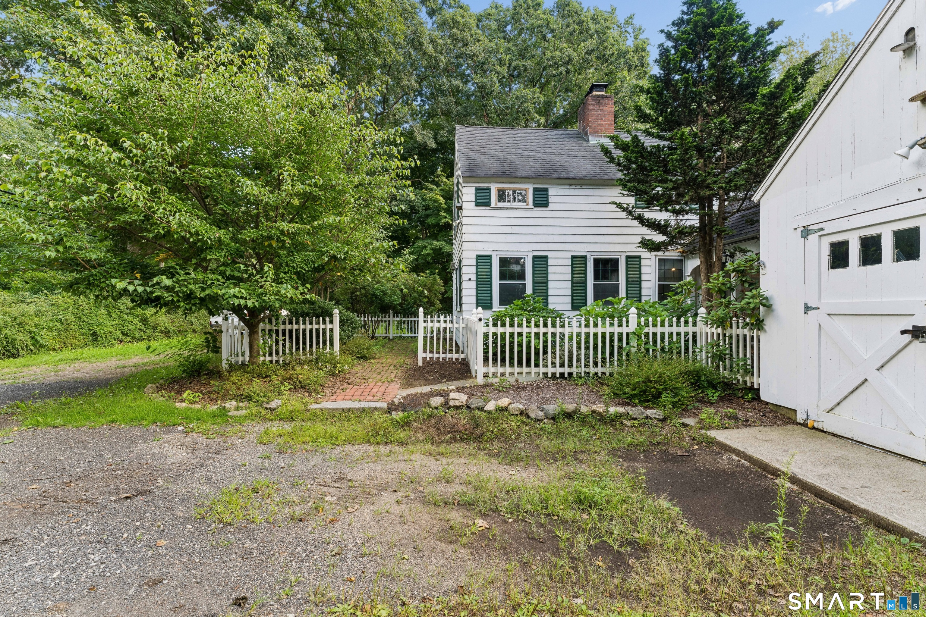 Main St, Newtown, CT 06470