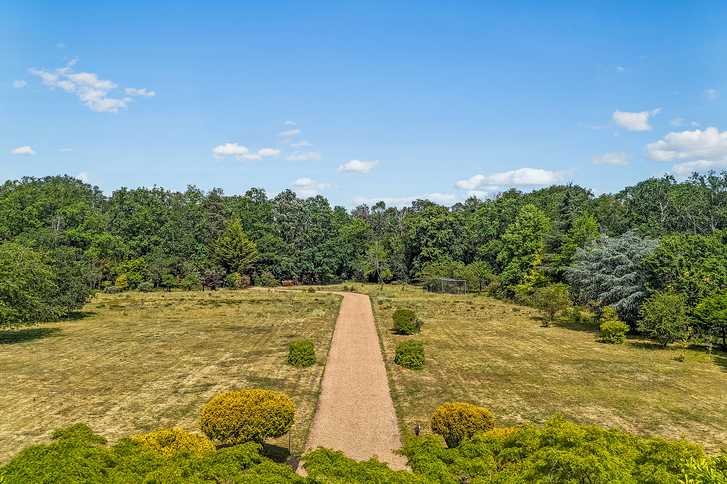  Burwood Park, Walton on Thames, Surrey - 物件實景