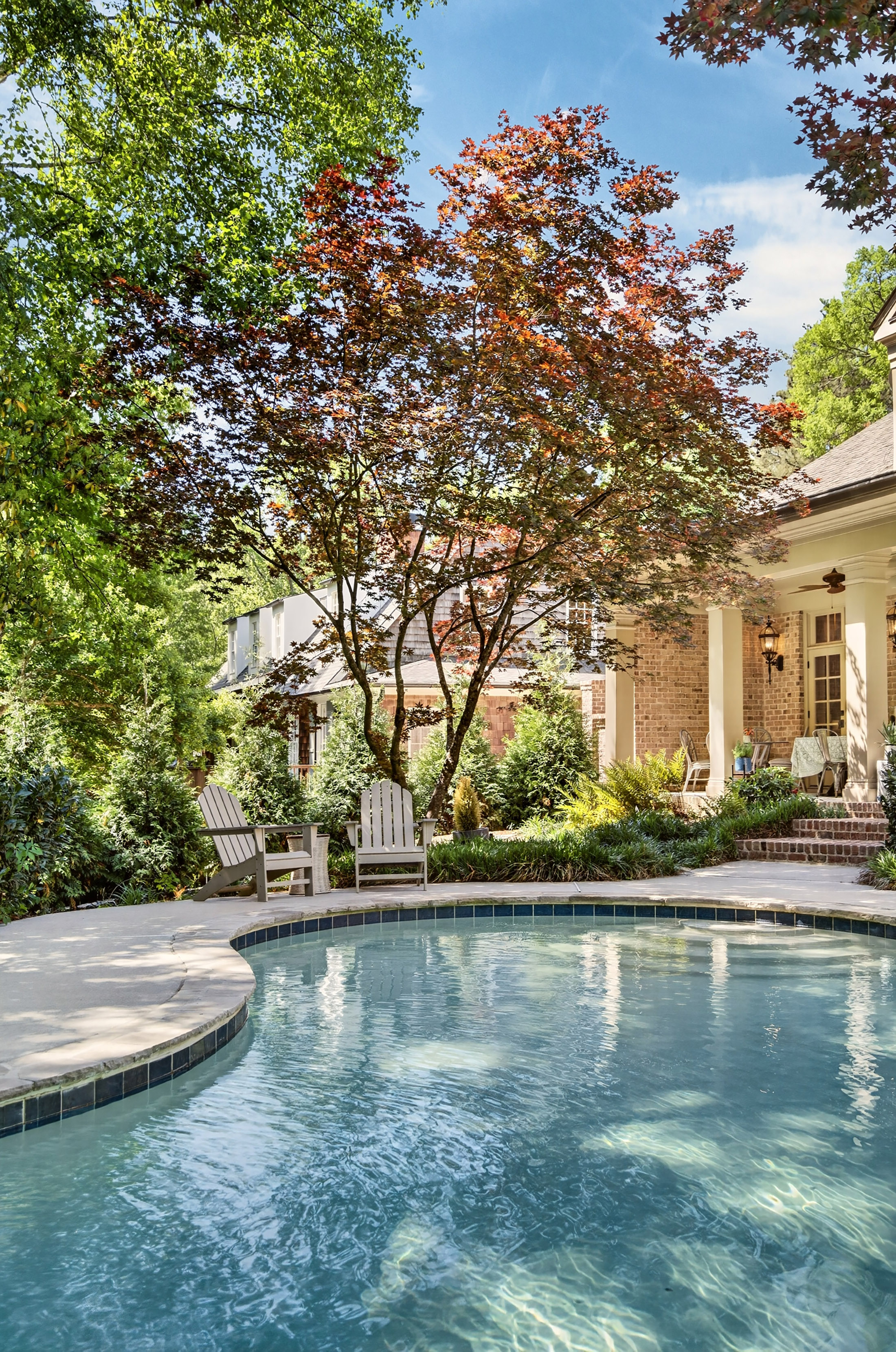  Exceptional Estate with Pool Nestled on 2+/- Private Acres Near Chastain Park - 物件實景