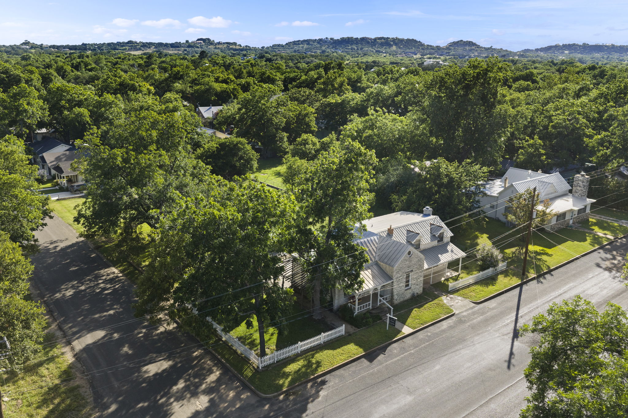  501 West Creek Street, Fredericksburg, TX 78624 - 物件實景